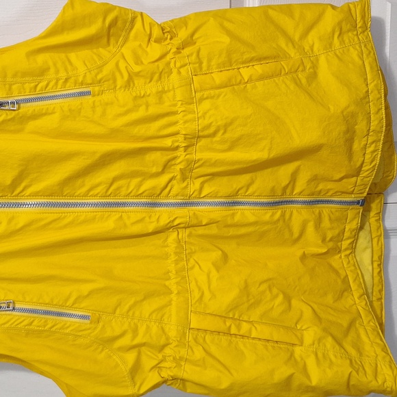 Athleta "Rockview" lined nylon hooded zipper vest - L - gold yellow - Picture 3 of 11